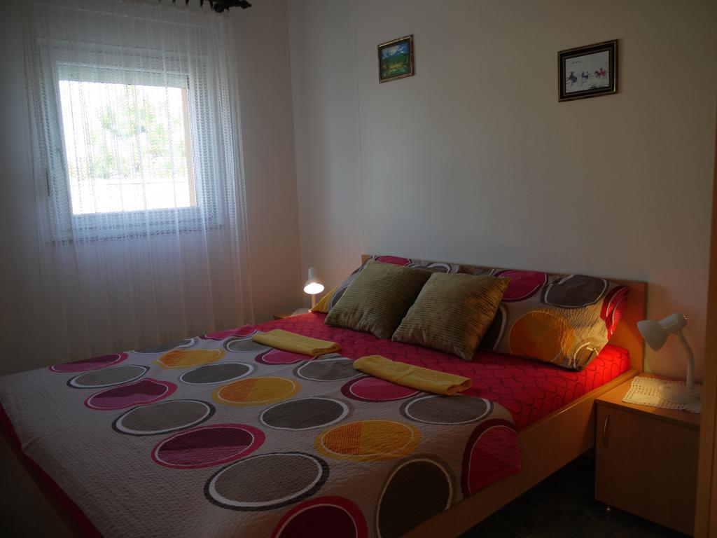 Apartments Tina Vir Exterior foto